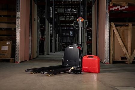  Электрическая тележка HYPER SL15L4 1,5т 40Ач Арт 871720 низкие цены 