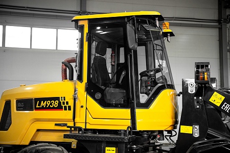  Фронтальный погрузчик HYPER LM938 арт. 10000700  